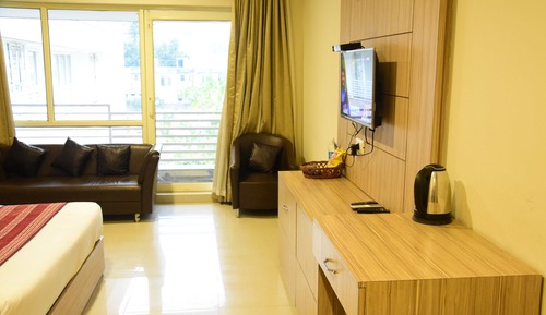 Royal Triple Room, 1 Bedroom (with Banganga / Helipad Drop)