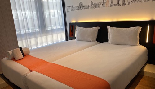 Standard Twin Room