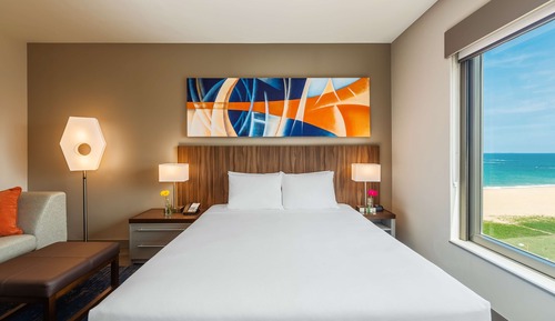 Room, 1 King Bed, Partial Ocean View