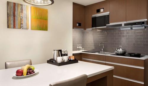 Studio, 1 King Bed, Kitchen