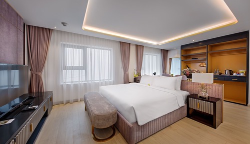 Presidential Suite, Club Lounge Access, Bay View