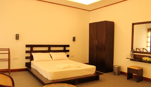 Luxury Double Room, 1 Queen Bed, Private Bathroom, Lagoon View
