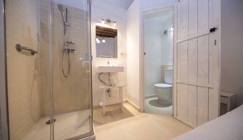 Economy Double Room, Ensuite (Macarelleta)