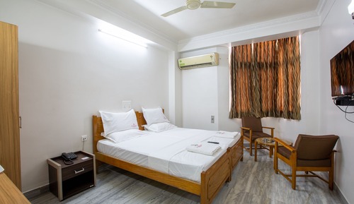Economy Room