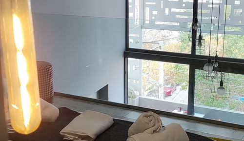 Design Loft, Pool Access (Red)