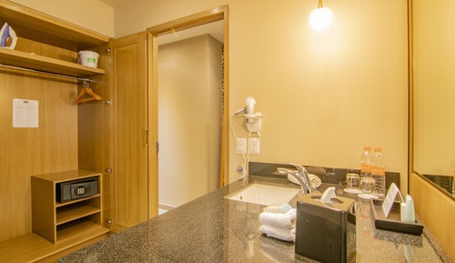 Deluxe Room, 1 King Bed, Ocean View