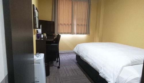 Single Room, Smoking