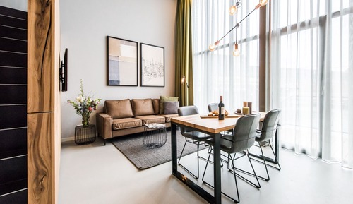 L 1 Bedroom Apartment, Canal view,Duplex