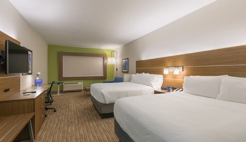 Room, 2 Queen Beds, Accessible Bathtub, Non Smoking (Accessible Tub)