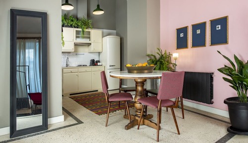 Family Suite (With Kitchenette)