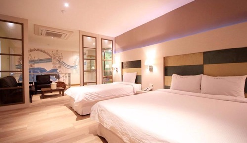 Duplex (Party Room B)