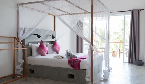 Deluxe Double Room, Private Bathroom, Pool View