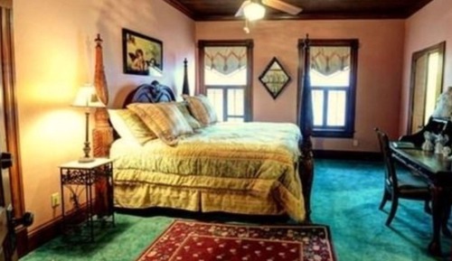 Room, Private Bathroom (Angels Among Us)