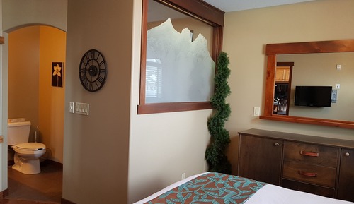 Luxury Penthouse, 2 Bedrooms, Balcony, Mountain View