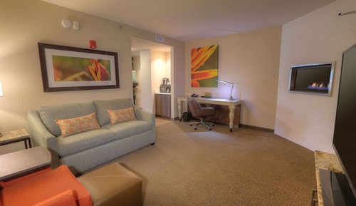 Suite, 1 King Bed, Accessible, Balcony (Bathtub)