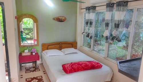 Deluxe Room, Hill View