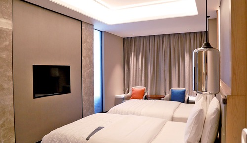 Club Twin Room, 2 Twin Beds, River View