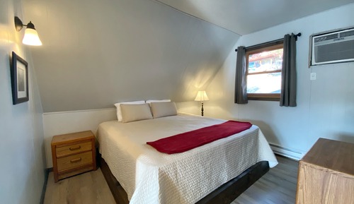 Cabin, Private Bathroom (E-108)
