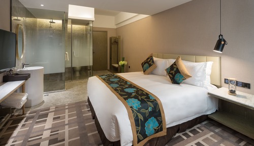 Standard King Room