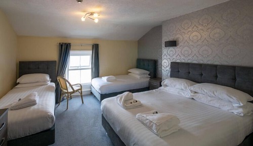 Quadruple Room, Ensuite, Sea View (Family)