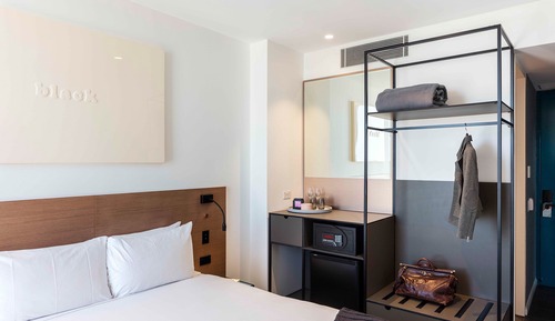Room (Economy)