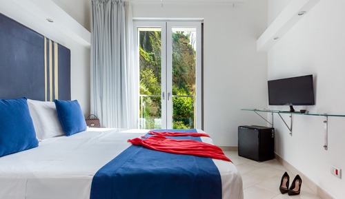 Panoramic Room
