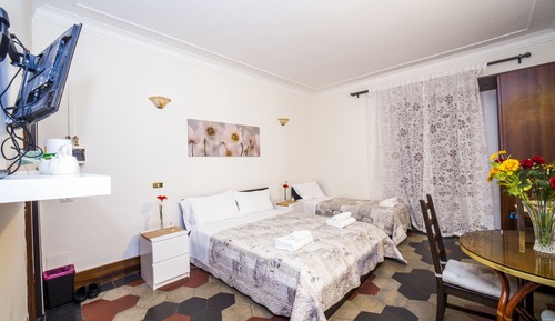 Triple Room