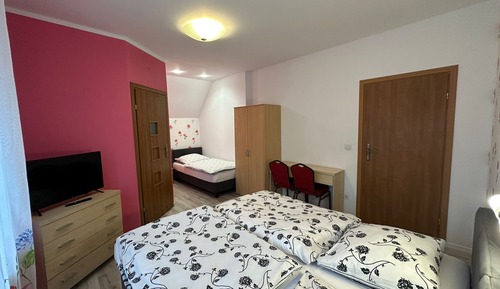 Room (Maki)