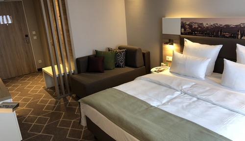 Standard Room, 1 King Bed