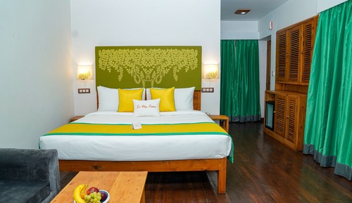 Superior Cottage, 1 King Bed, Hill View