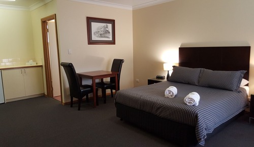 Queen Room 
