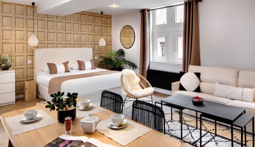 Annexe Maison des Ducs - Studio - 7 Rue Verrerie, 2nd floor, stair access only