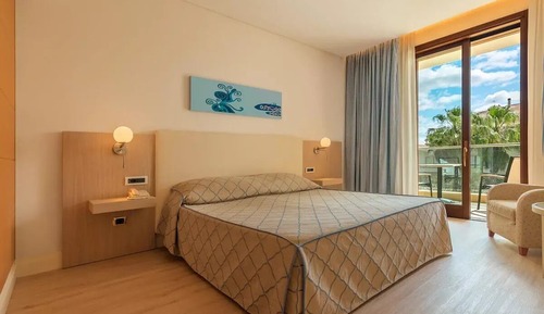 Double Room Single Use, Balcony, Garden View