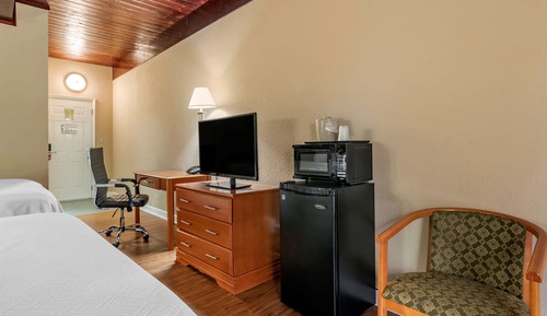Room, 2 Queen Beds, Non Smoking