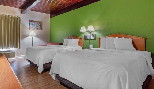 Room, 2 Queen Beds, Non Smoking