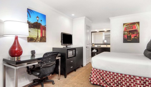 Standard Room, 1 Queen Bed, Non Smoking