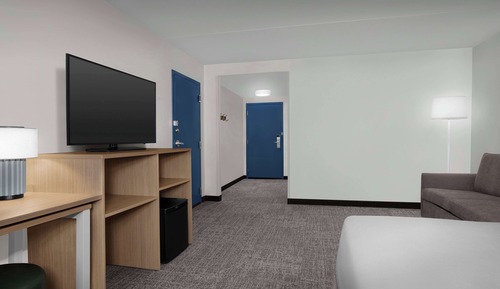 Room, 1 King Bed, Accessible, Bathtub (Mobility)
