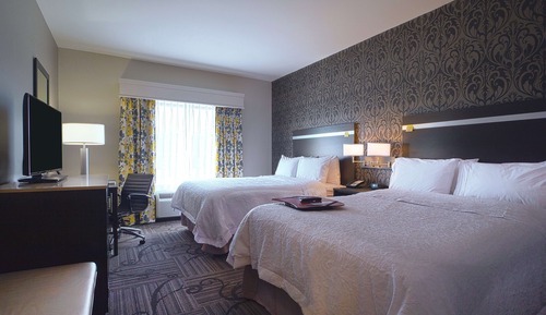 Room, 2 Queen Beds, Accessible (Mobility & Hearing, Roll-in Shower)