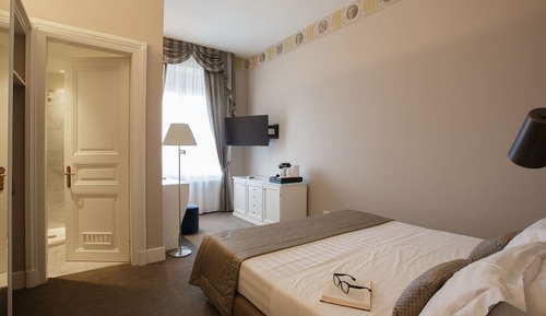 Standard Room, Balcony, Lake View