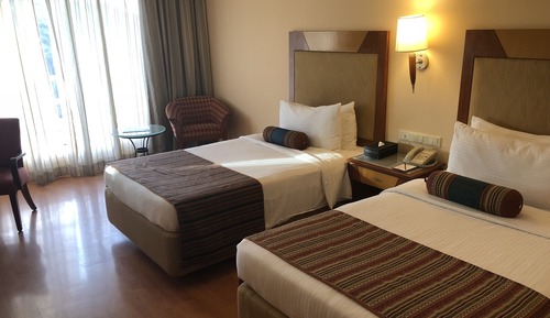 Premier Pool View Twin Room 
