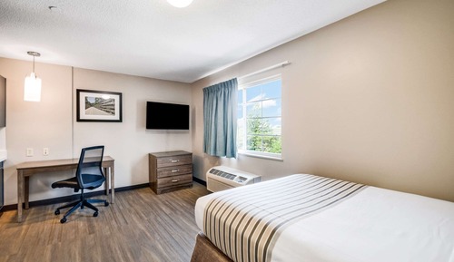 Room, 1 Queen Bed, Non Smoking (Efficiency)