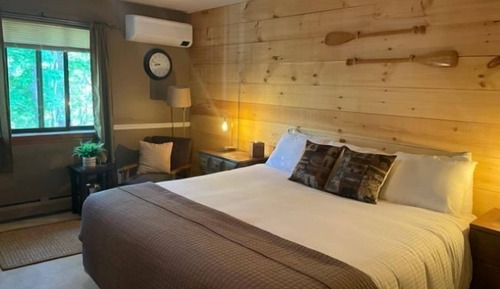 Deluxe Room, 1 King Bed, Fireplace, Jetted Tub (203)