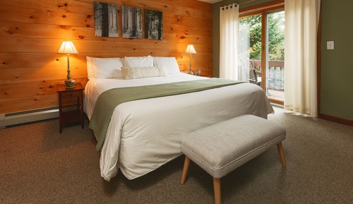 Deluxe Room, 1 King Bed, Fireplace, Jetted Tub & Balcony (200)