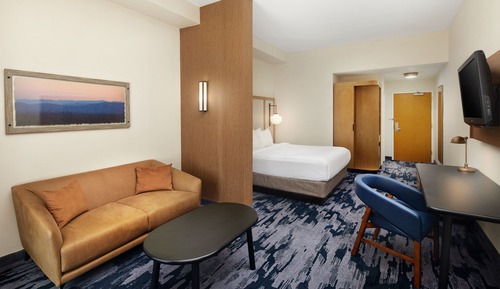 Studio, 1 King Bed (Hearing Accessible)