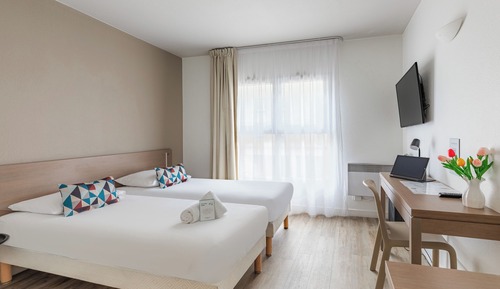 Basic Studio, 2 Twin Beds