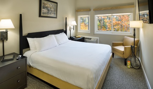 Signature West Hotel