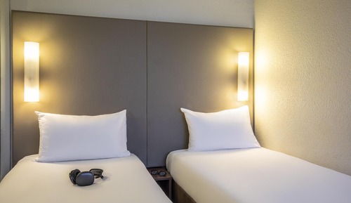 Next Generation, Room, 2 Twin Beds