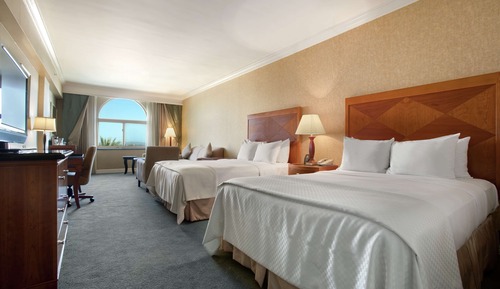 Superior Room, 2 Queen Beds, Accessible
