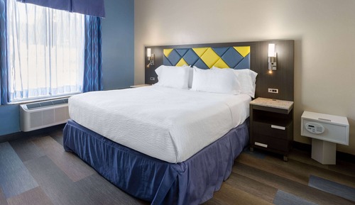Room, 1 King Bed, Accessible, Non Smoking (Mobility Accessible Room)