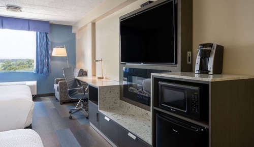Deluxe Room, 2 Queen Beds, Non Smoking